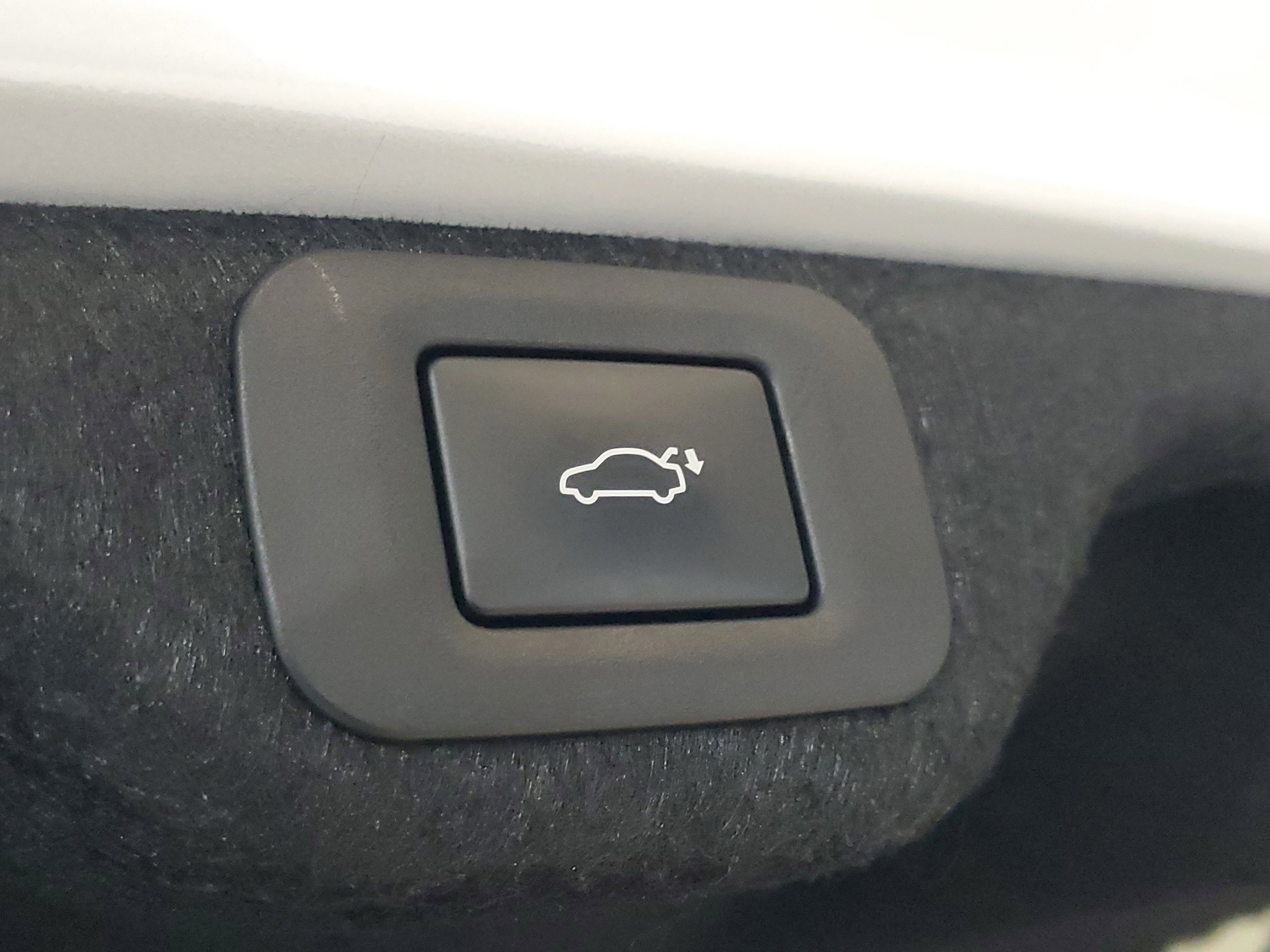 Used 2025 Lexus ES 300h w/ Premium Package image 11