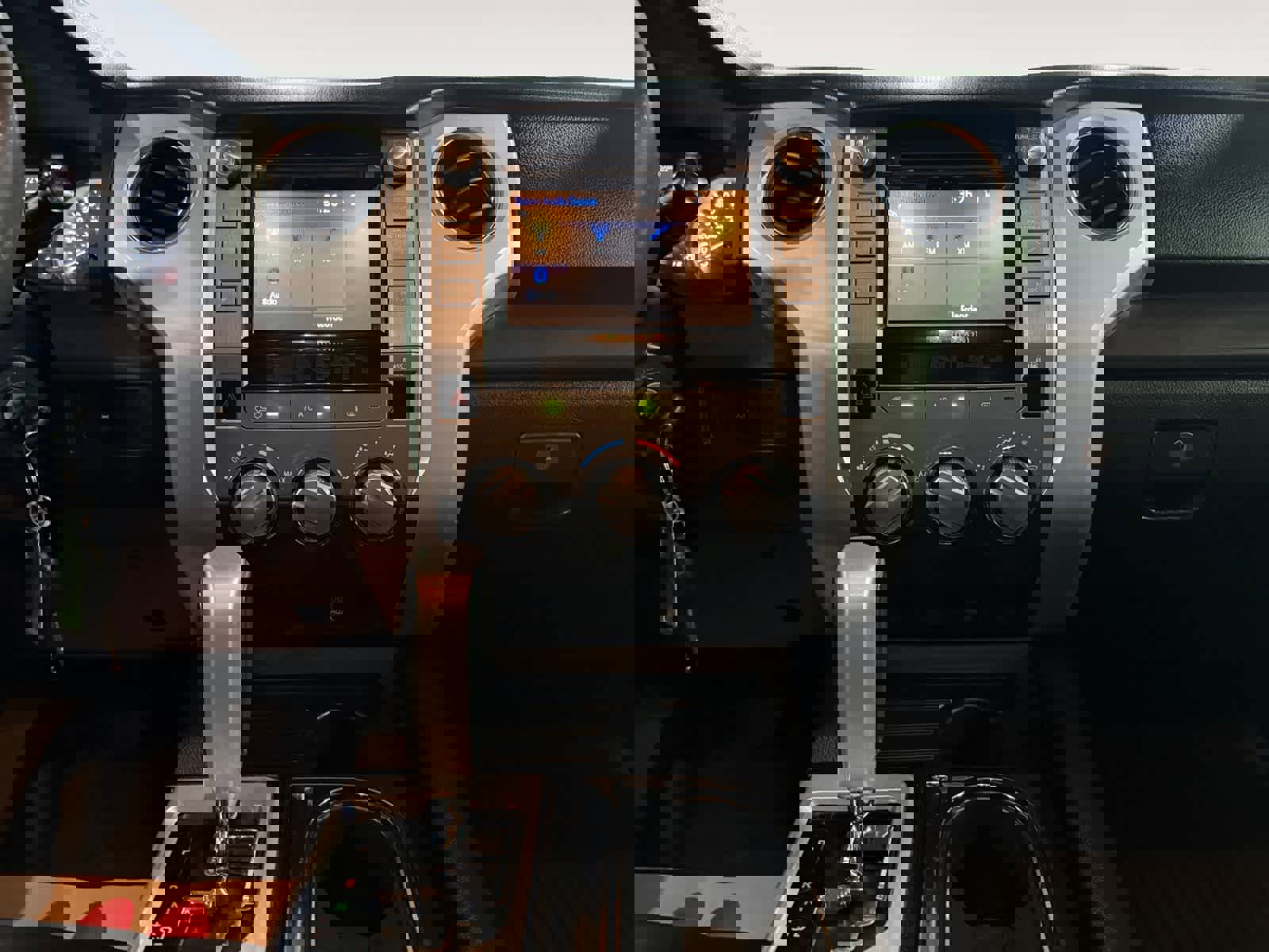 Used 2018 Toyota Tundra SR5 w/ SR5 Upgrade Package image 18