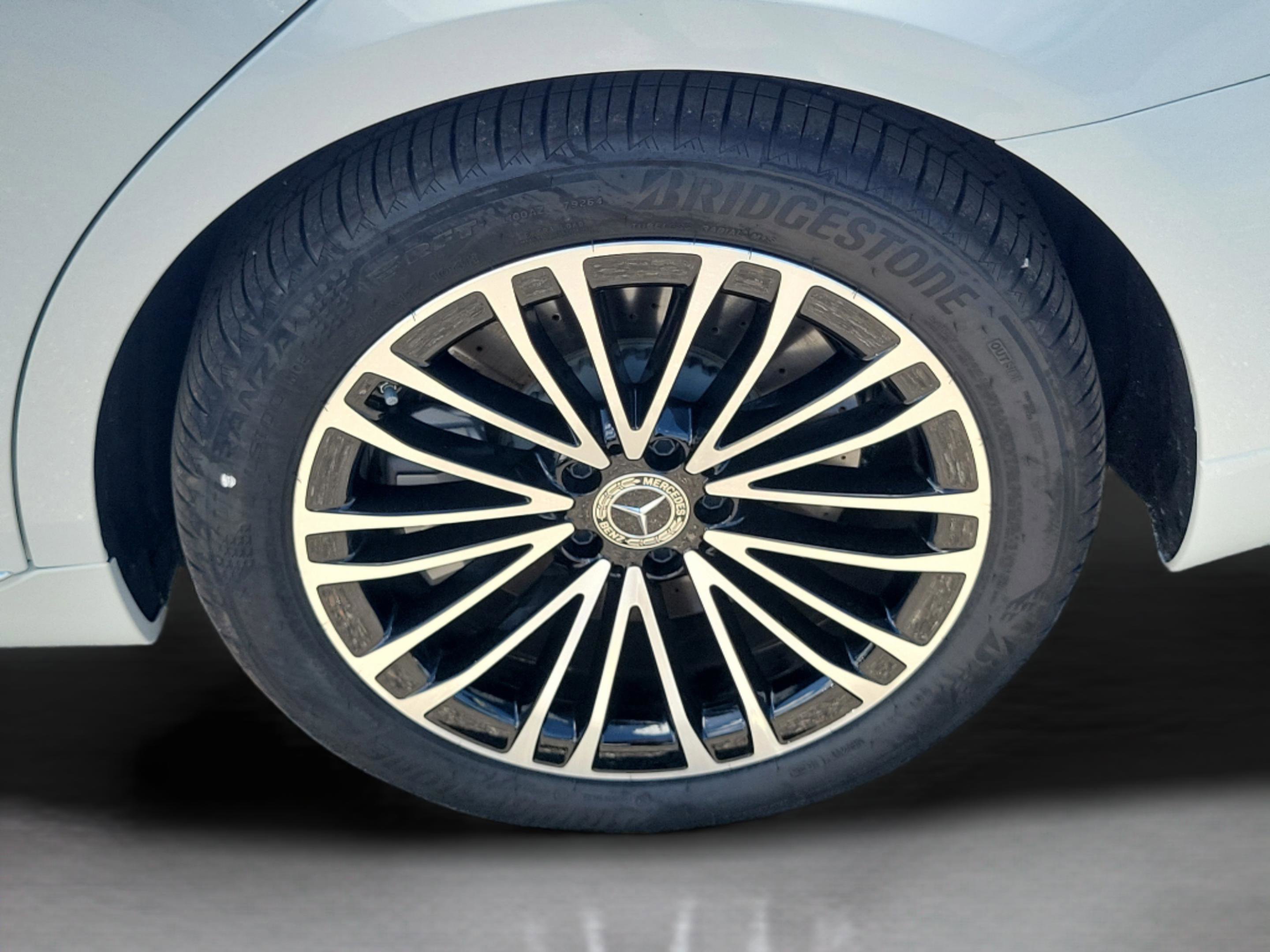 Certified 2026 Mercedes-Benz S 580e 4MATIC Sedan image 5