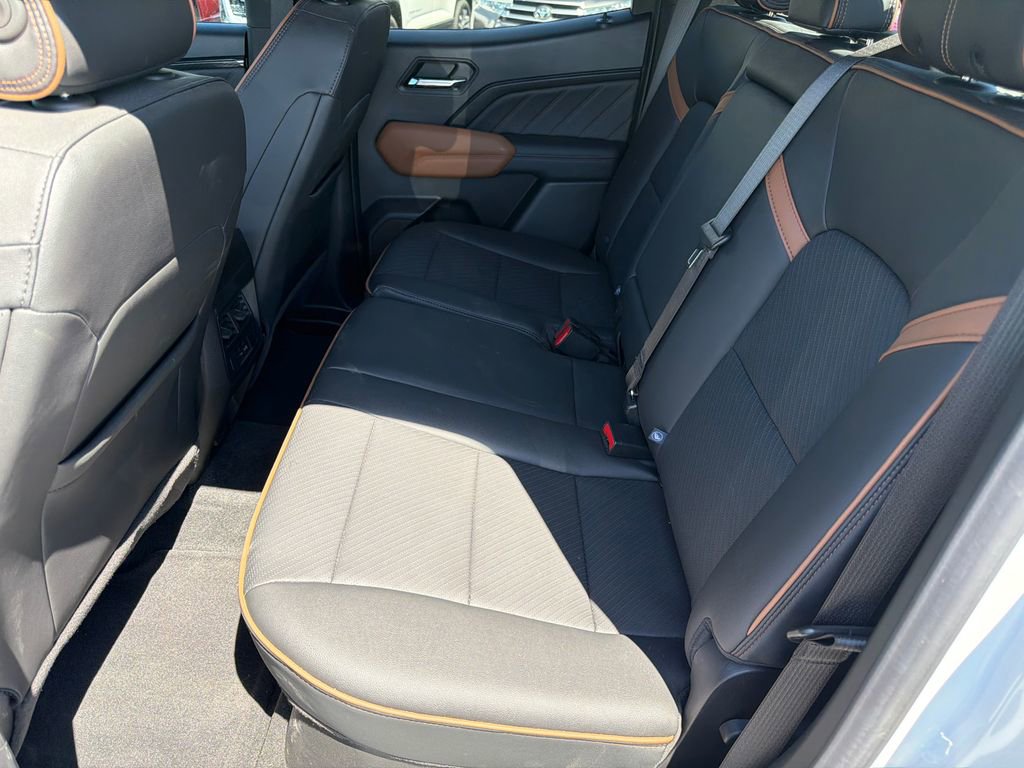 Used 2024 GMC Canyon AT4 w/ AT4 Premium Package AWD/4WD image 12
