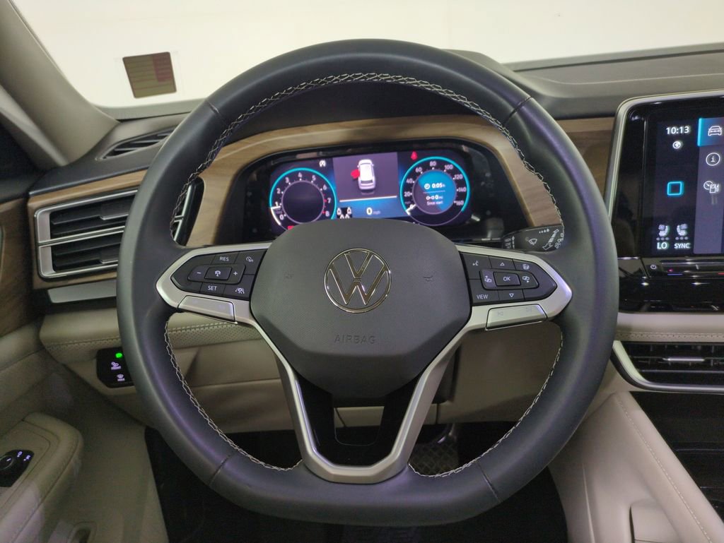 Used 2024 Volkswagen Atlas SE AWD/4WD image 17