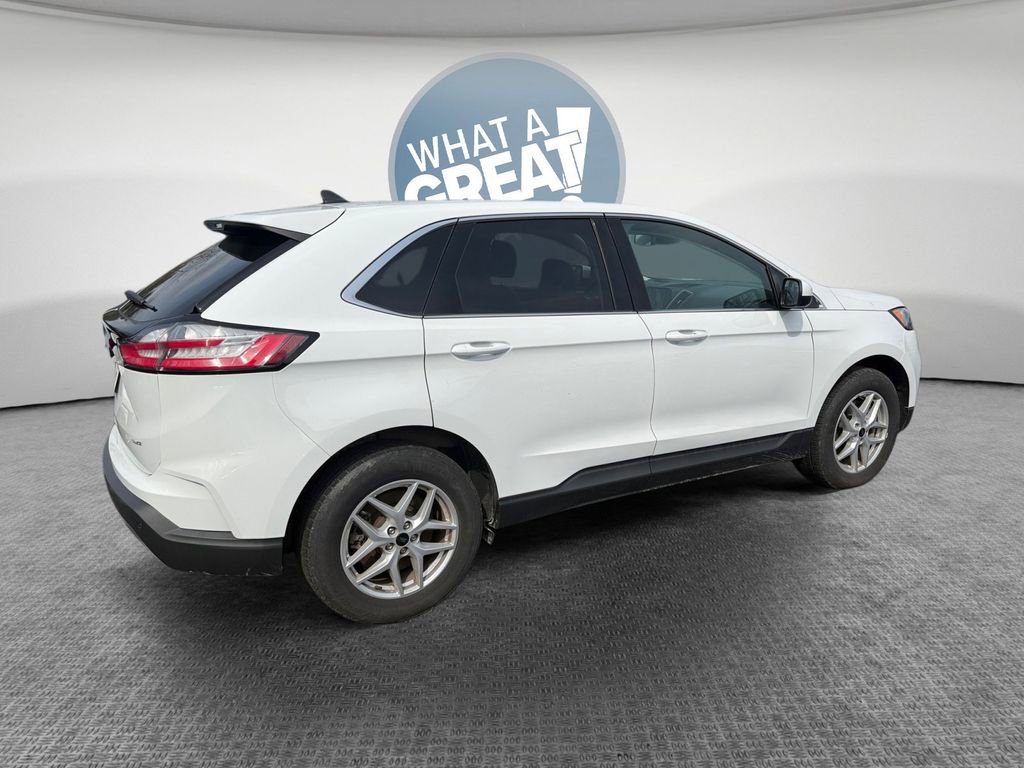 Used 2024 Ford Edge SEL image 3