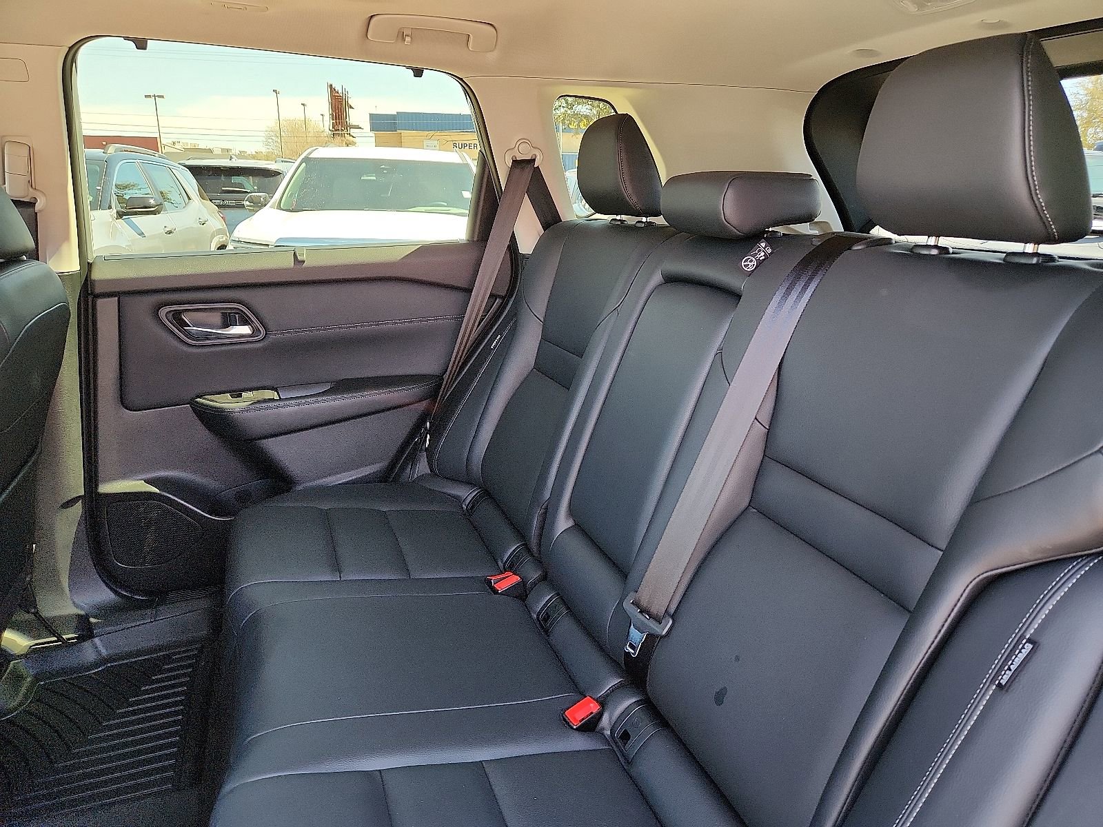 Used 2025 Nissan Rogue SL w/ SL Premium Package image 11