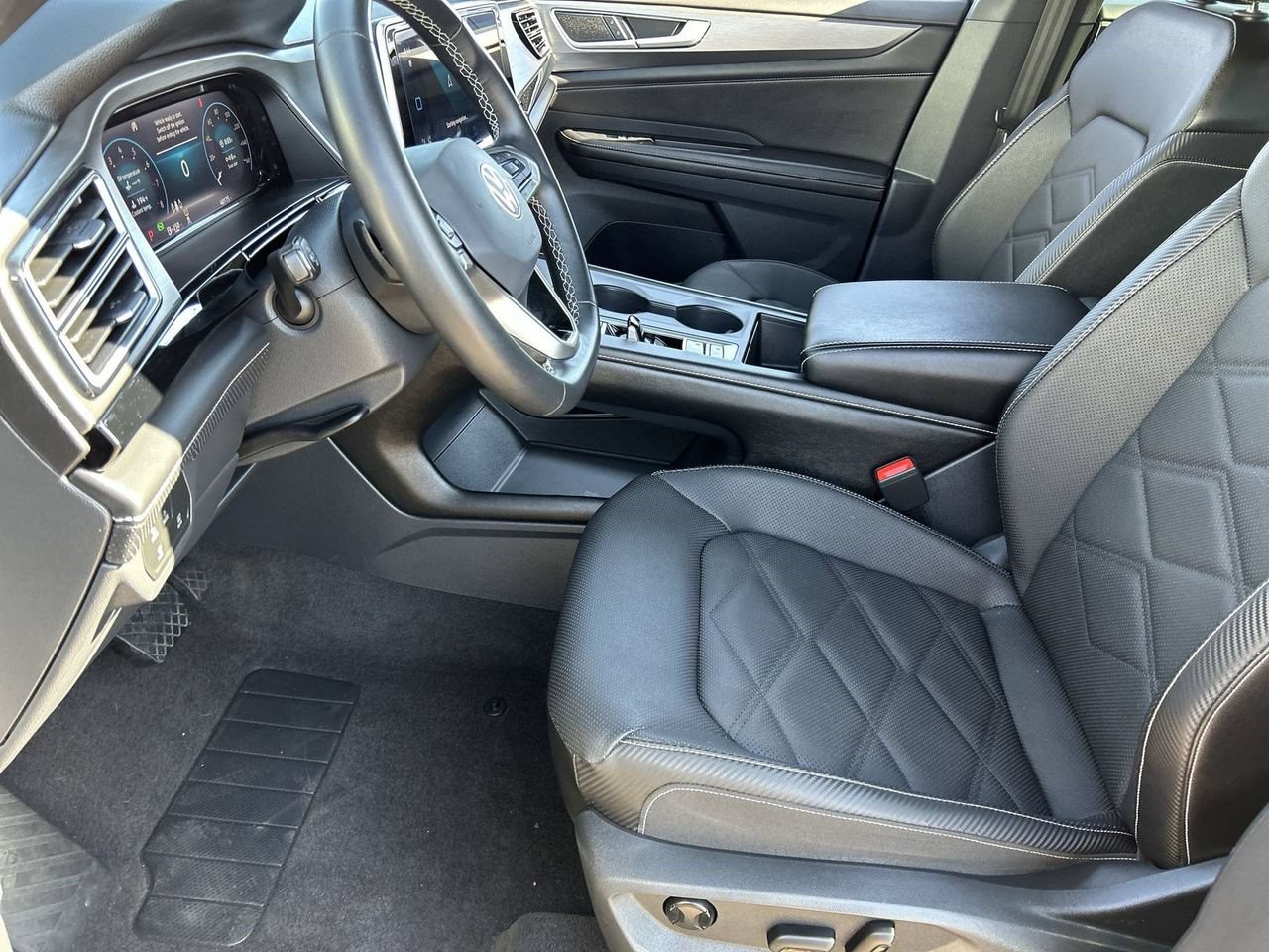 Used 2024 Volkswagen Atlas Cross Sport SE FWD image 16