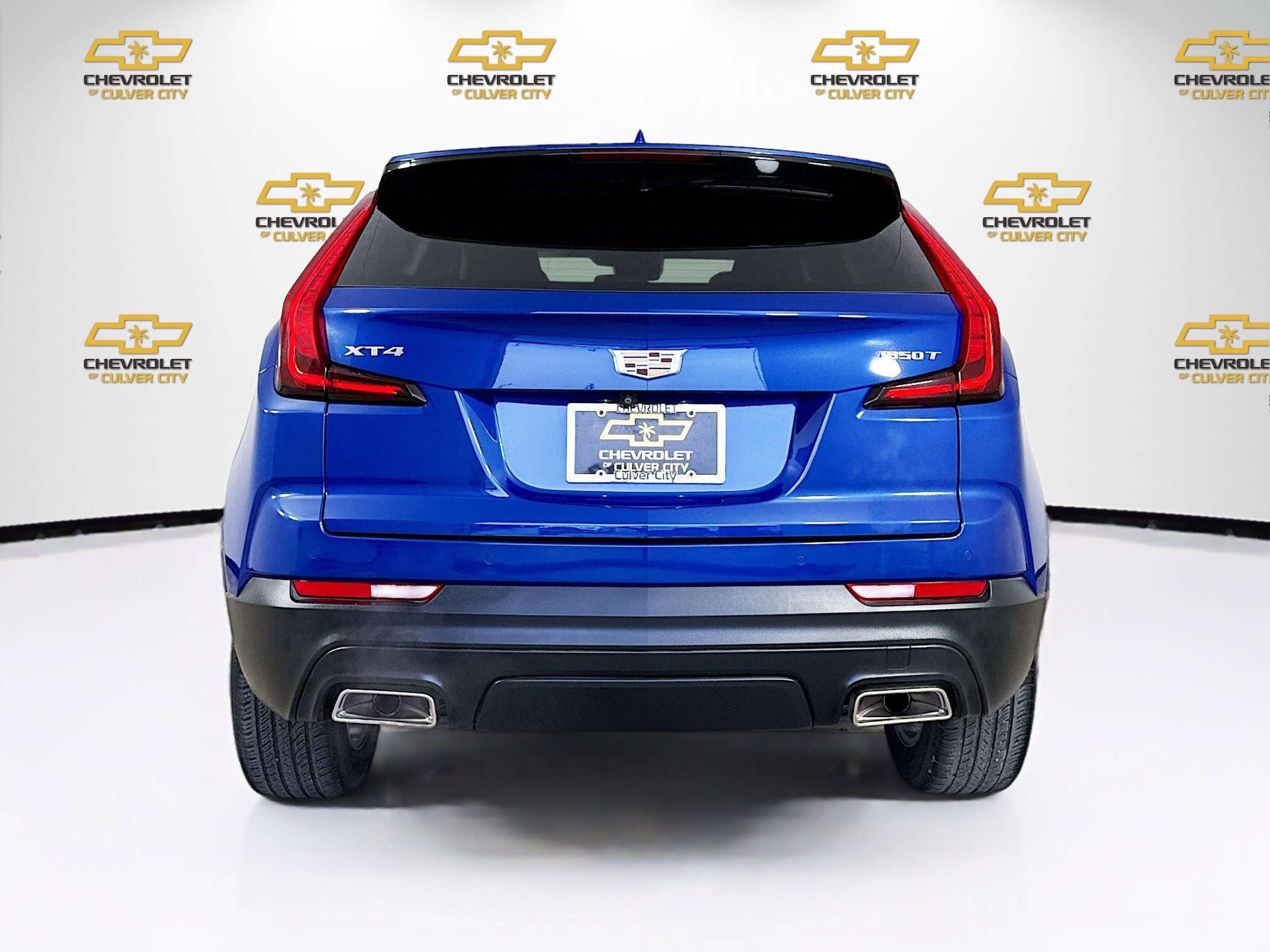 Used 2021 Cadillac XT4 Luxury w/ Cold Weather Package FWD image 7