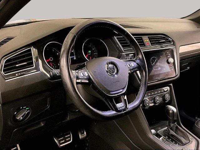 Used 2021 Volkswagen Tiguan SE R-Line w/ 3rd Row Seat Package AWD/4WD image 12