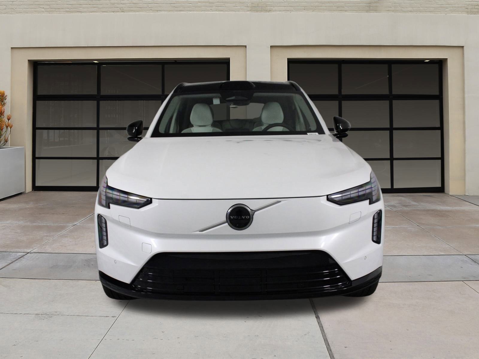 New 2025 Volvo EX90 Ultra image 2