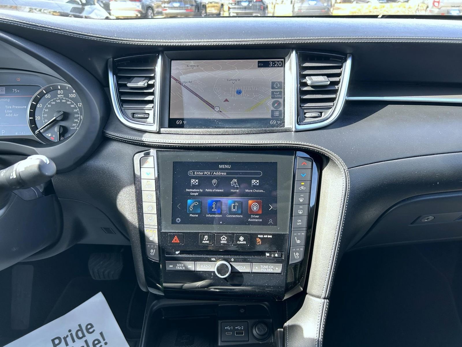 Used 2025 INFINITI QX55 Essential w/ Accent Package image 13