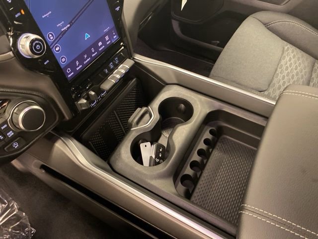 New 2026 RAM 1500 4x4 Crew Cab image 13