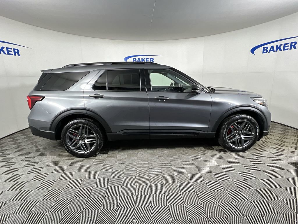 Used 2026 Ford Explorer ST-Line w/ ST-Line Street Pack image 10