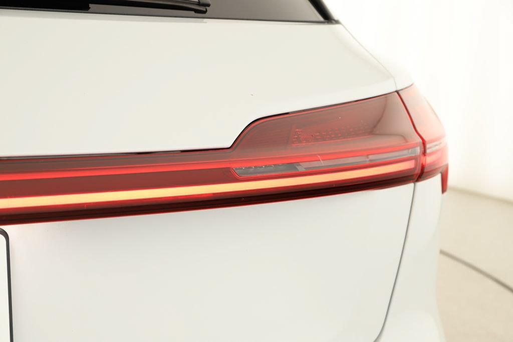 Certified 2024 Audi Q8 e-tron Premium AWD/4WD image 33