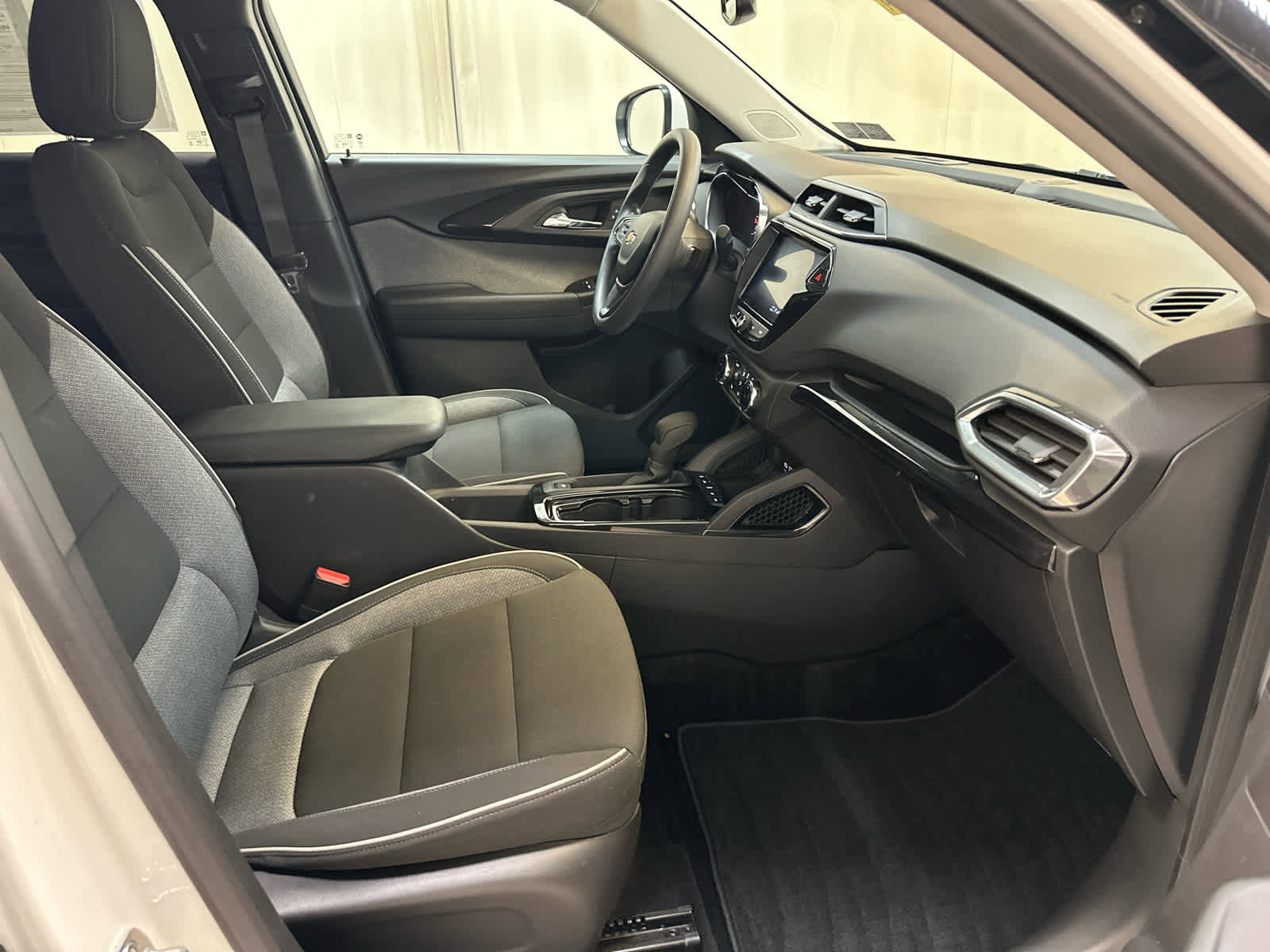 Certified 2023 Chevrolet TrailBlazer LT w/ Convenience Package AWD/4WD image 13
