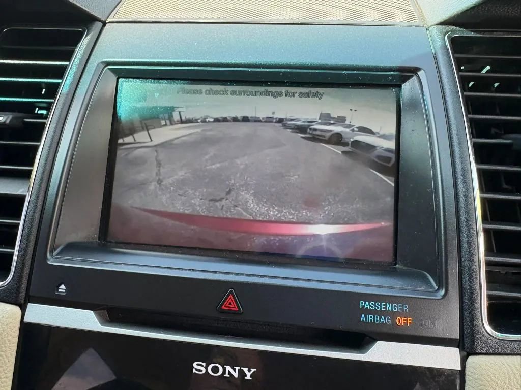 Used 2017 Ford Taurus Limited FWD image 24