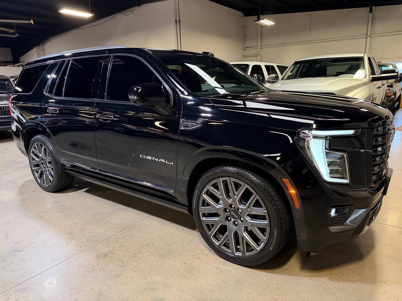 Used 2026 GMC Yukon Denali Ultimate AWD/4WD image 1