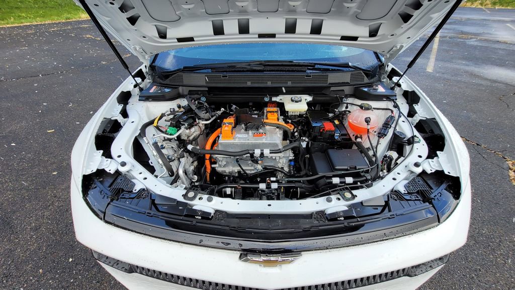 New 2026 Chevrolet Equinox EV LT image 17