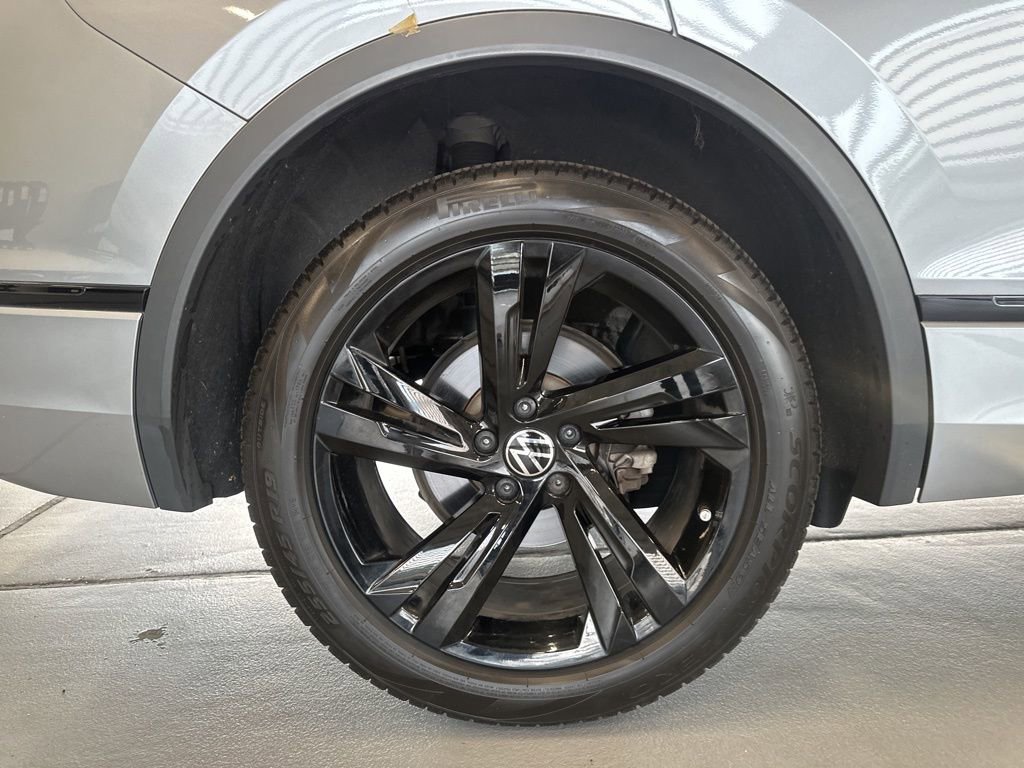 Used 2024 Volkswagen Tiguan SE R-Line image 7