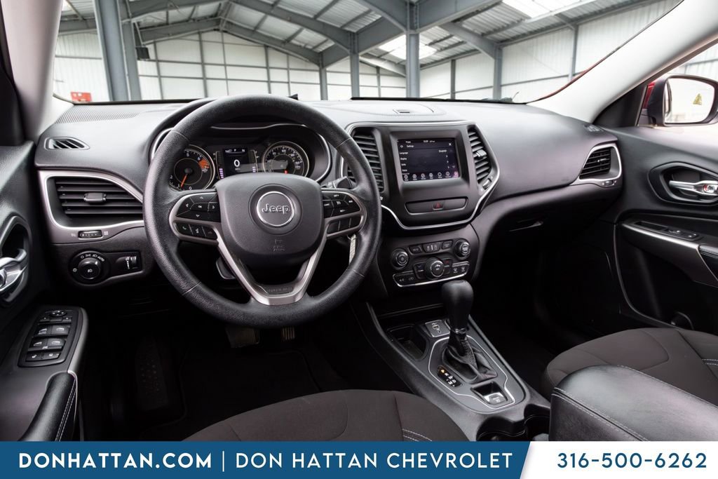 Used 2019 Jeep Cherokee Latitude w/ Popular Appearance Group FWD image 13
