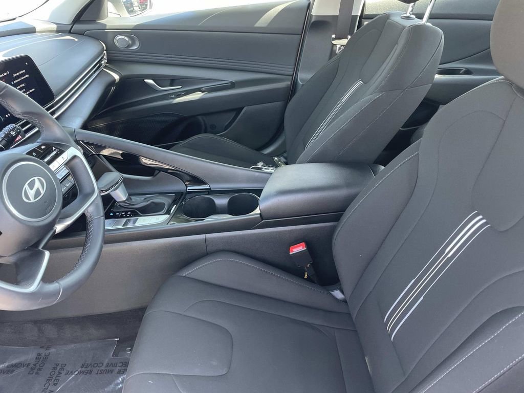 Certified 2024 Hyundai Elantra SEL w/ Convenience Package image 25
