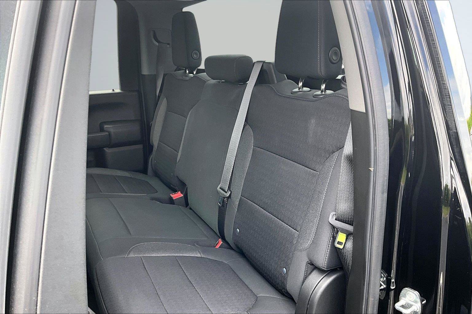 Used 2022 Chevrolet Silverado 2500 Custom w/ Custom Value Package AWD/4WD image 28