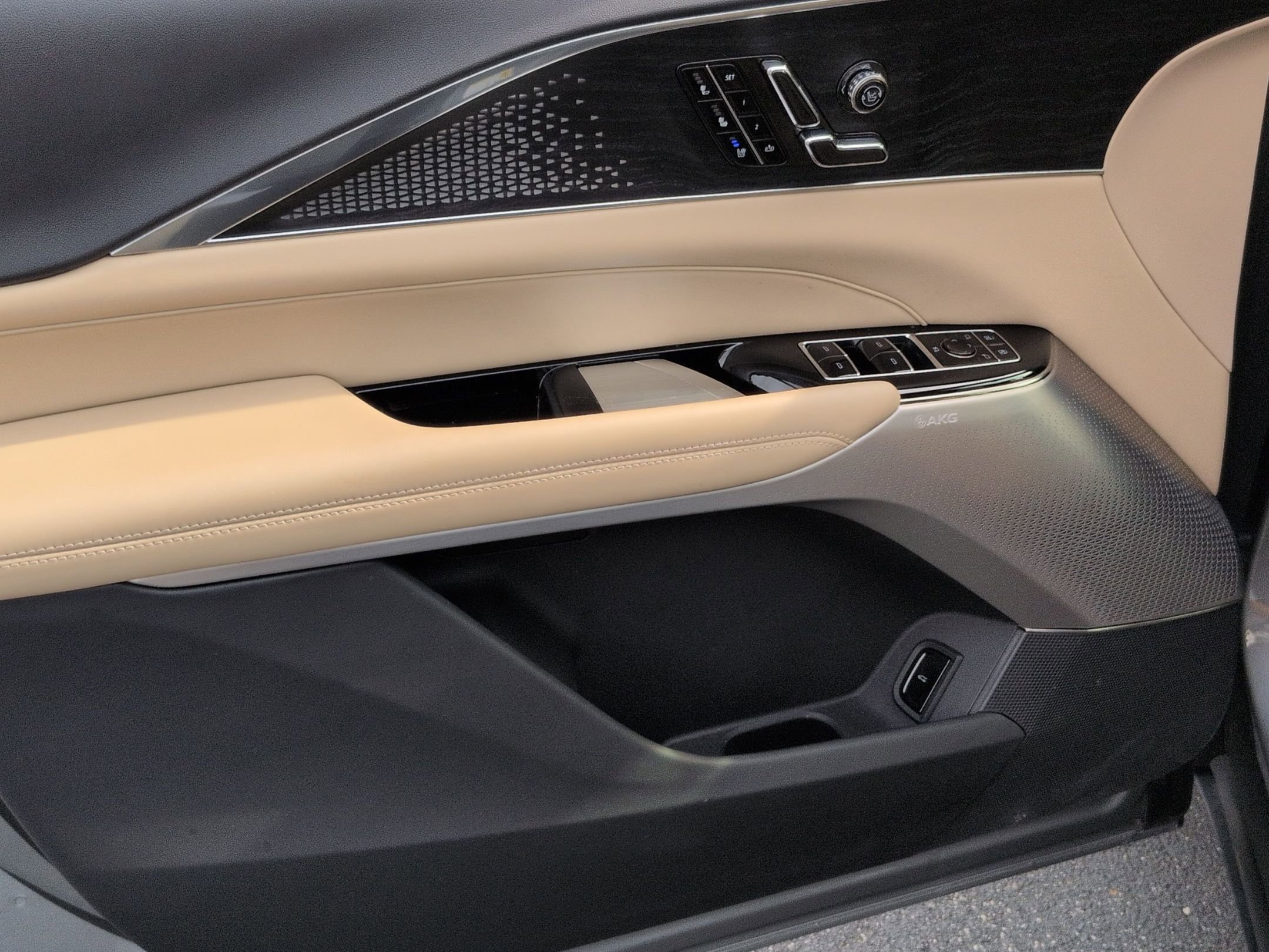 Used 2024 Cadillac Lyriq Sport w/ Nappa Leather Package image 14