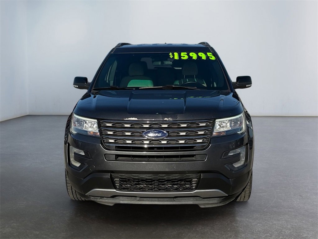 Used 2017 Ford Explorer XLT image 8
