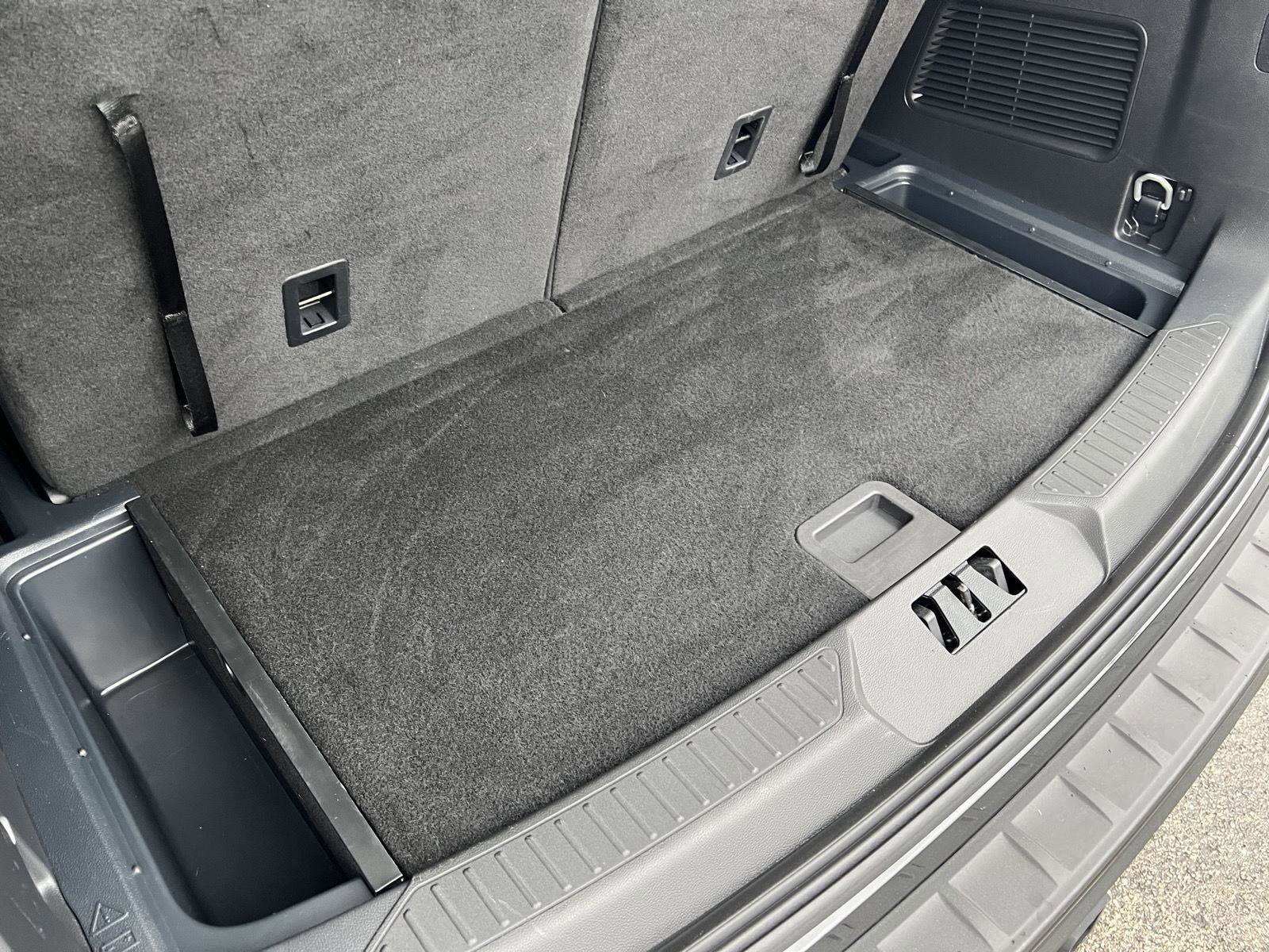 Used 2025 Ford Explorer ST-Line w/ ST-Line Street Pack AWD/4WD image 48