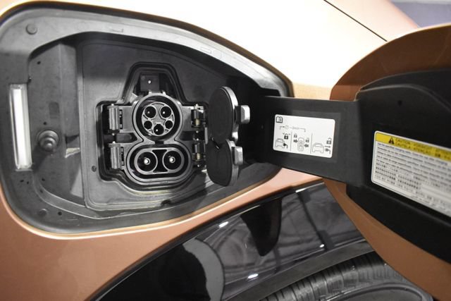 Used 2024 Nissan Ariya AWD image 41