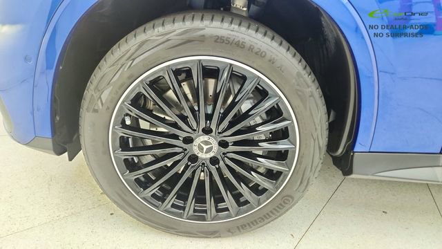 Used 2025 Mercedes-Benz GLC 350e 4MATIC w/ AMG Line image 65