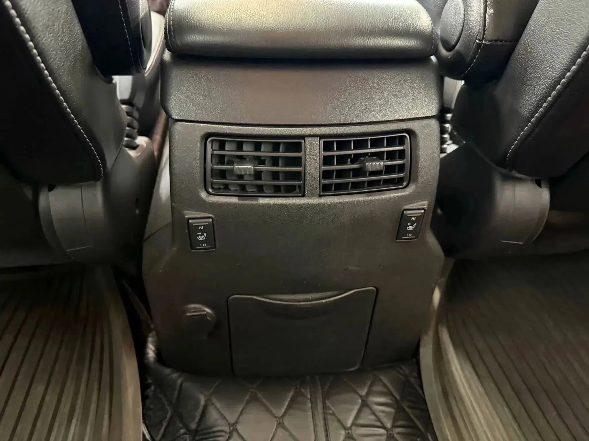 Used 2012 Nissan Armada Platinum AWD/4WD image 22