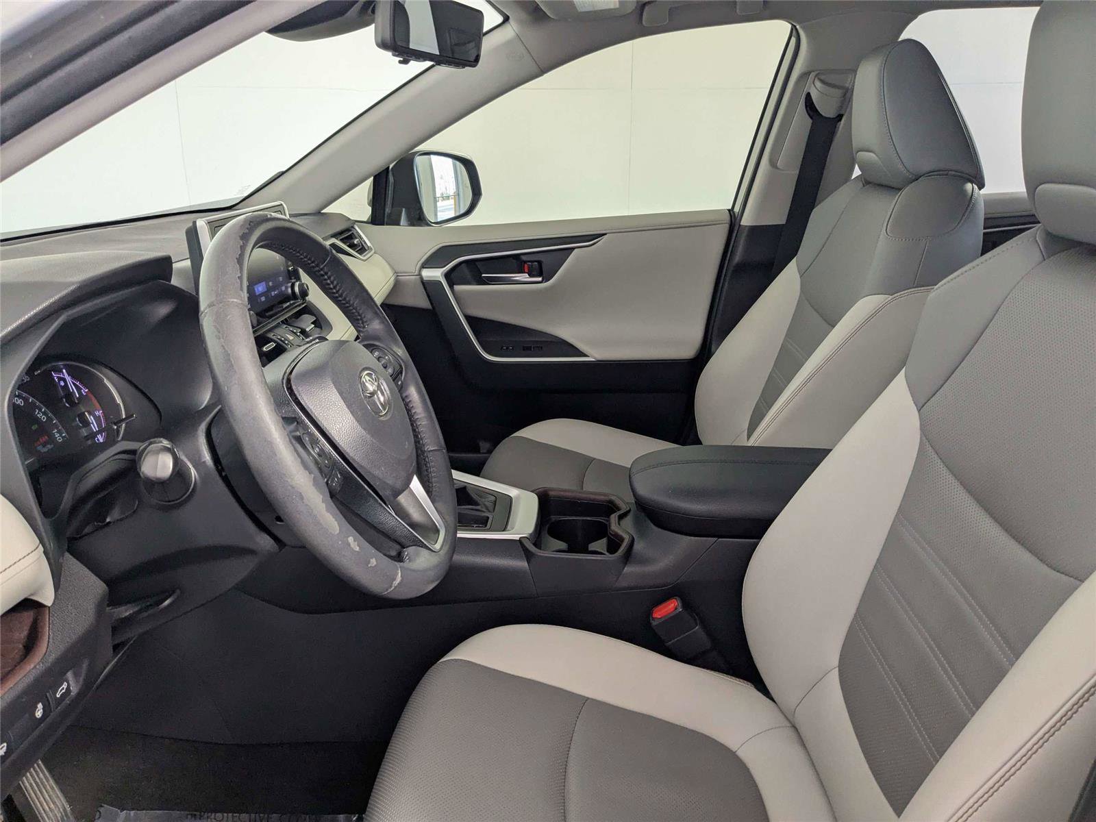 Used 2019 Toyota RAV4 Limited w/ Cold Weather Package image 22