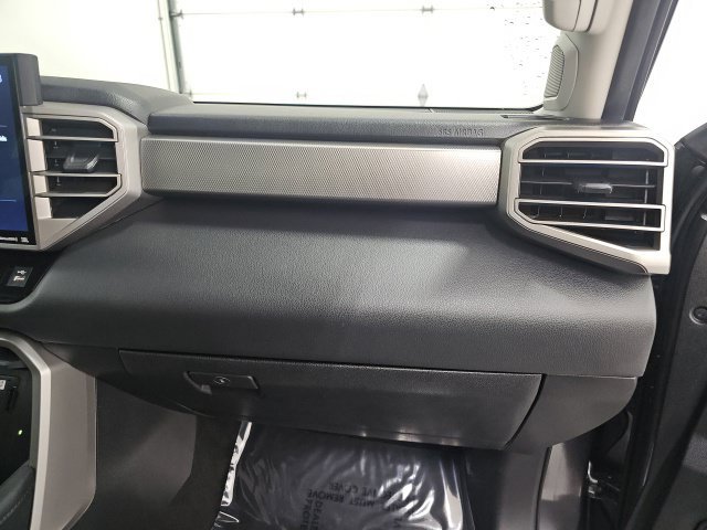 Used 2023 Toyota Tundra Limited AWD/4WD image 43