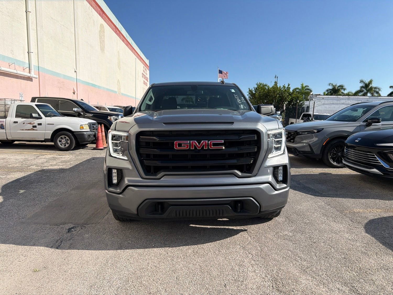 Used 2022 GMC Sierra 1500 Elevation RWD image 2