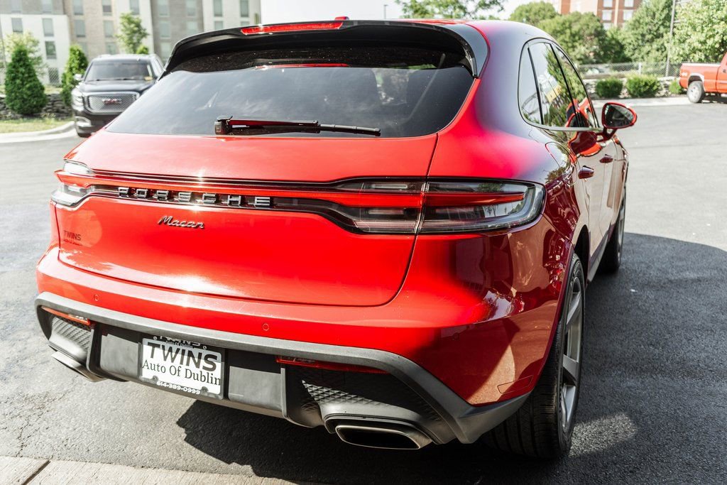 Used 2023 Porsche Macan AWD/4WD image 38