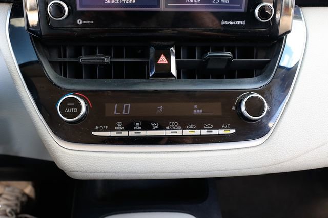 Used 2022 Toyota Corolla LE image 32
