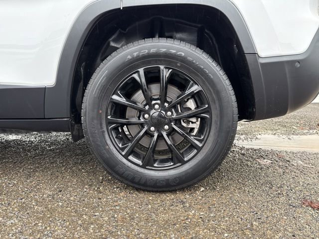 Used 2023 Jeep Cherokee Altitude Lux image 16