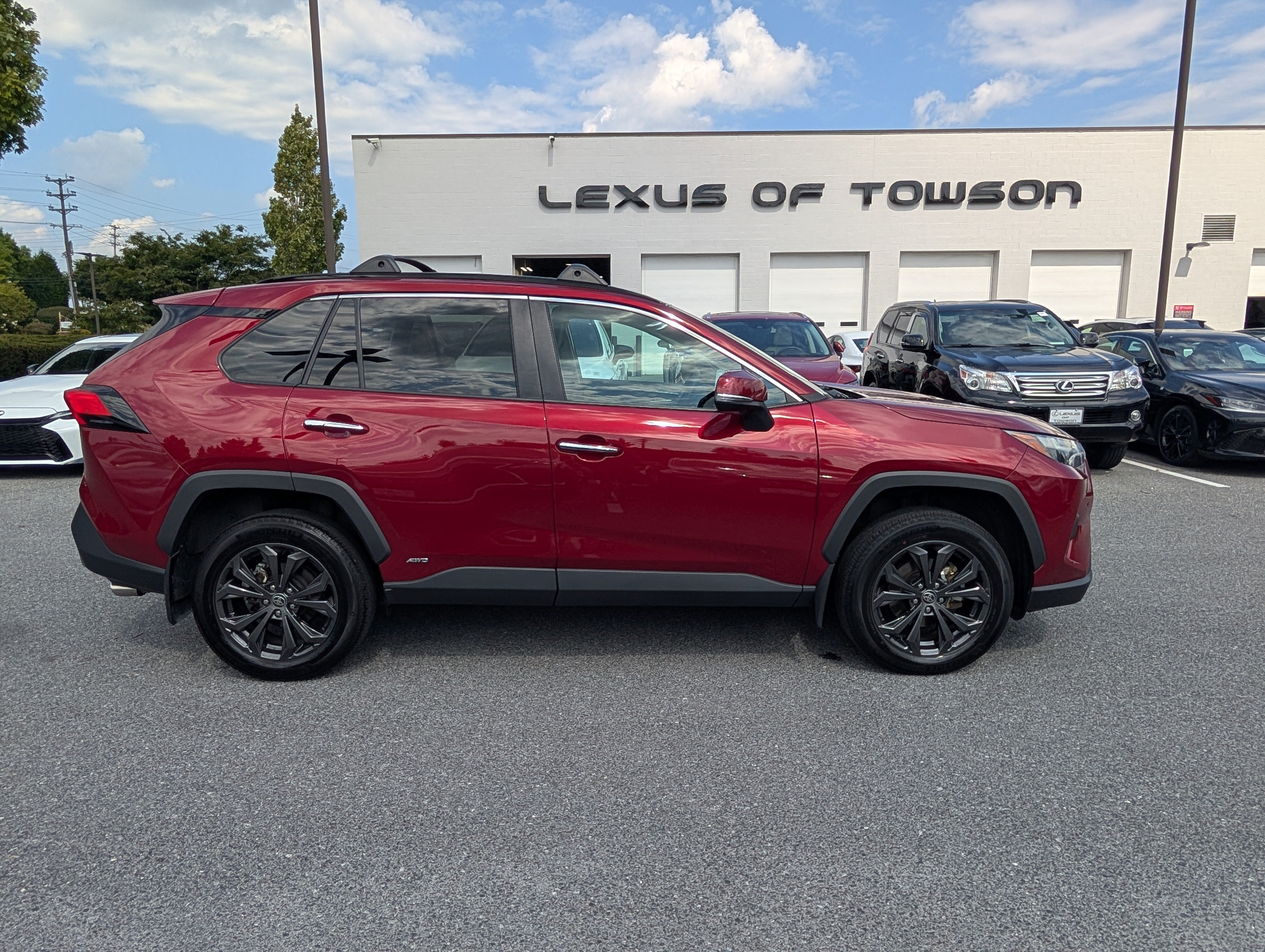 Used 2023 Toyota RAV4 Limited AWD/4WD image 2