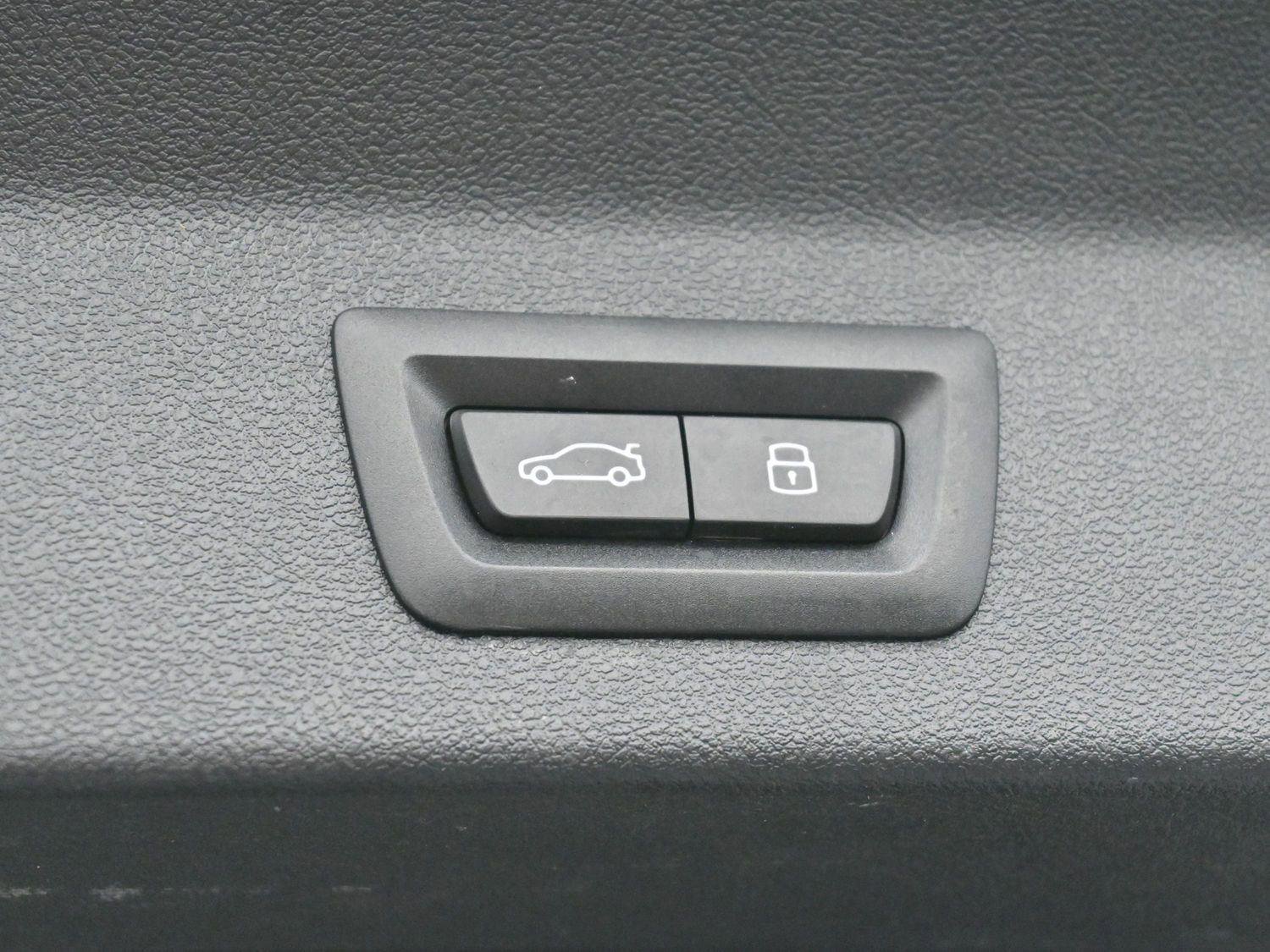 Used 2024 BMW X3 M40i w/ Premium Package image 10