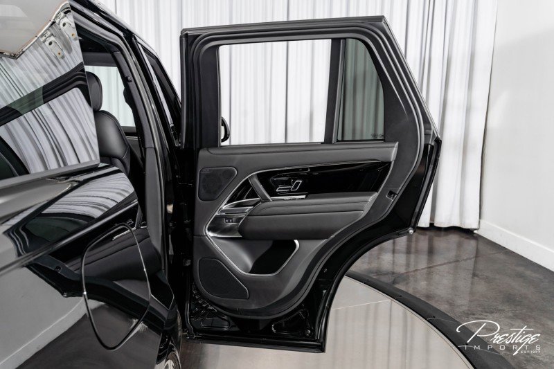 Used 2025 Land Rover Range Rover SE image 49