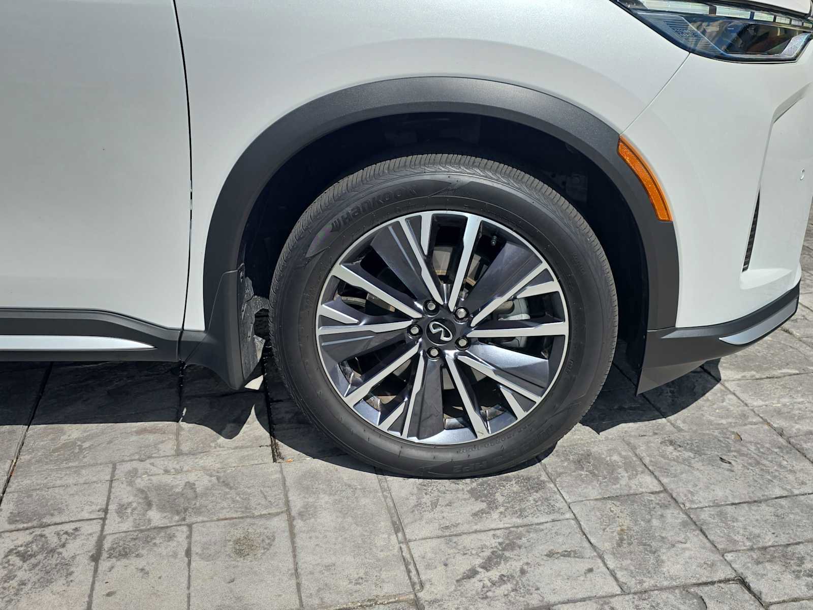 Certified 2026 INFINITI QX60 Luxe w/ Cargo Package FWD image 5