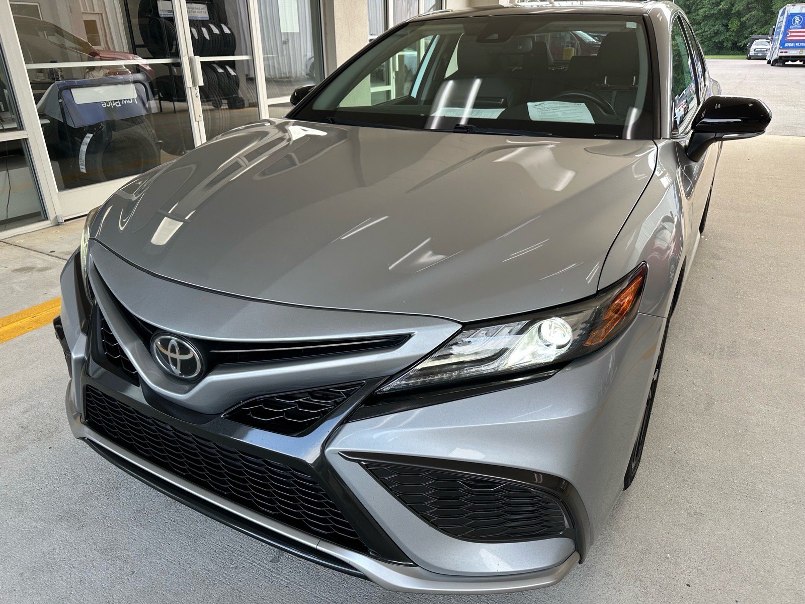 Used 2021 Toyota Camry XSE FWD image 2