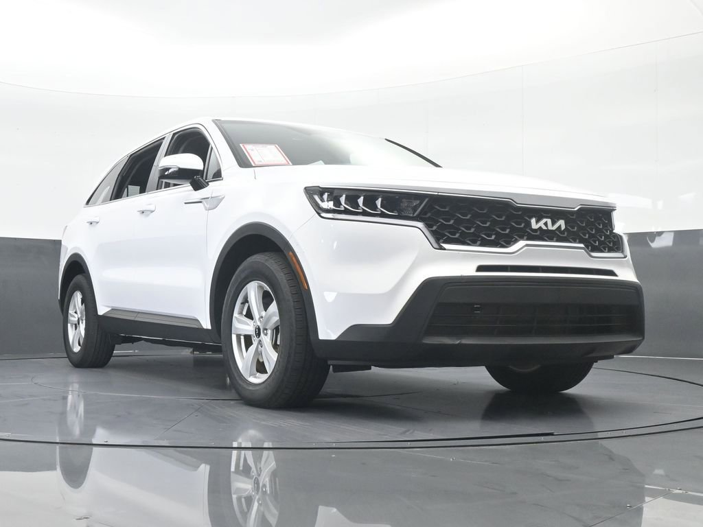 Used 2023 Kia Sorento LX image 59