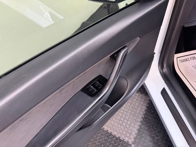 Used 2020 Tesla Model Y Long Range AWD/4WD image 19