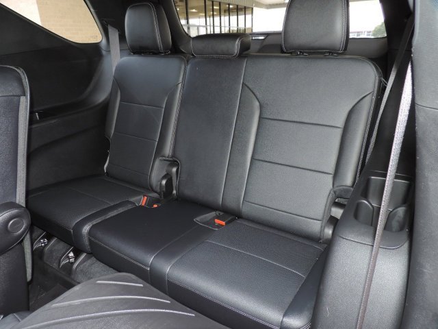 Used 2025 Chevrolet Traverse High Country FWD image 20