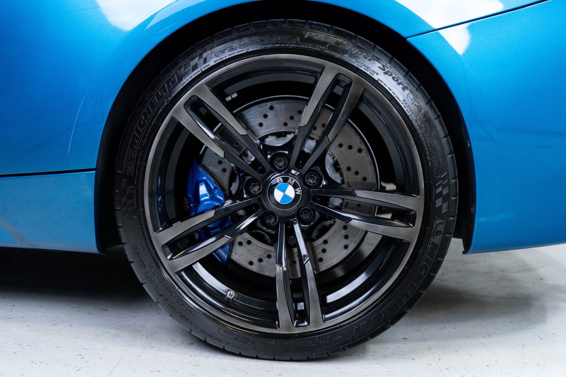 Used 2017 BMW M2 RWD image 8