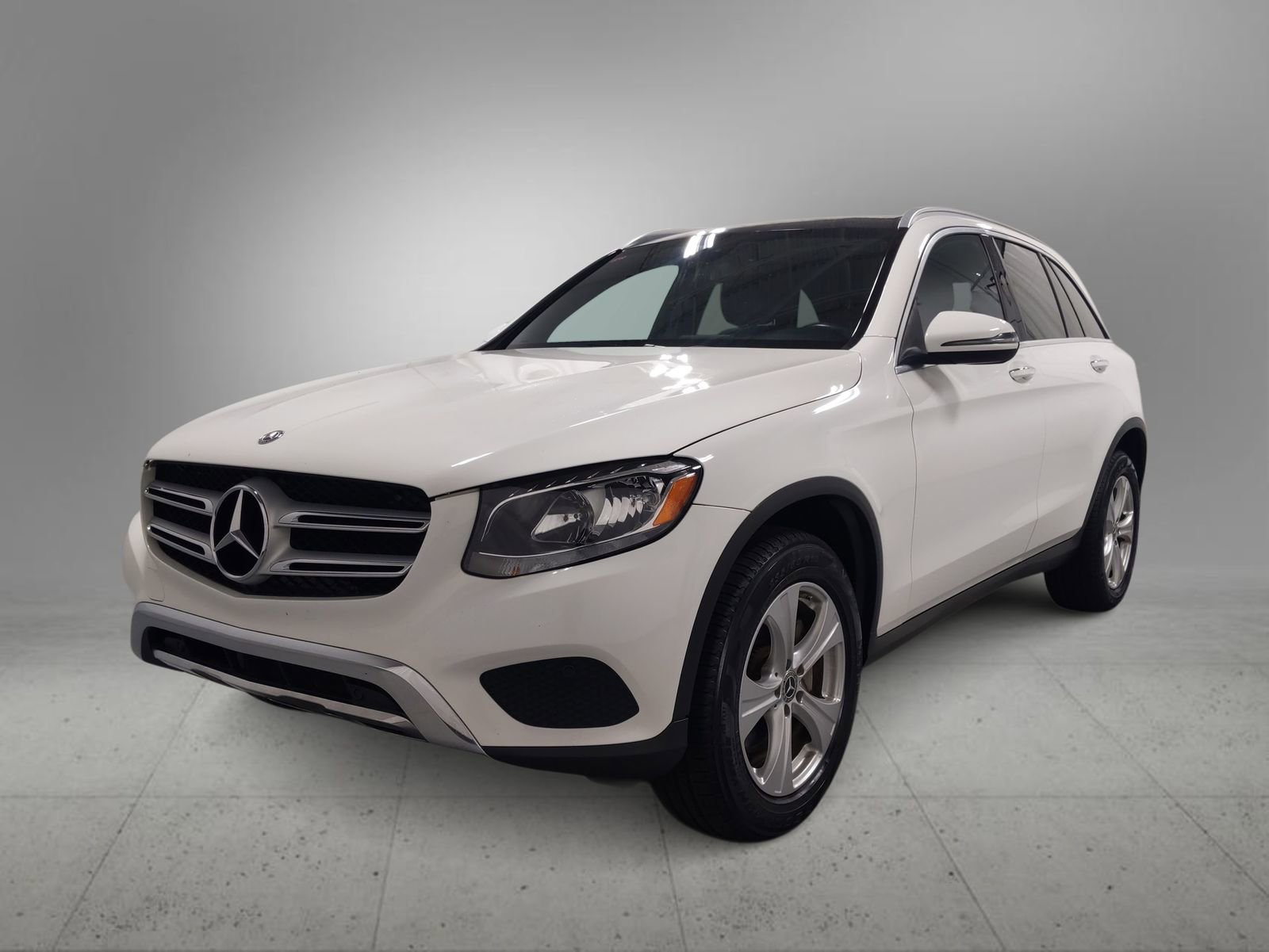 Used 2017 Mercedes-Benz GLC 300 image 4
