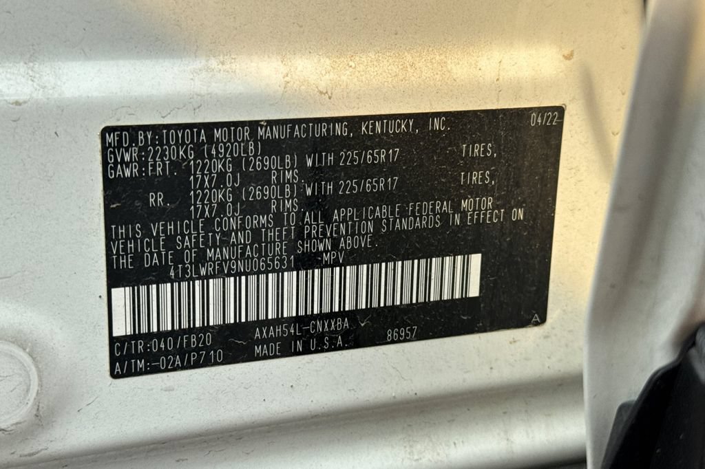 Used 2022 Toyota RAV4 LE AWD/4WD image 27