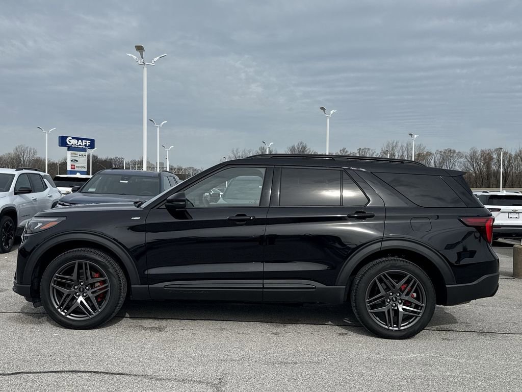 Used 2025 Ford Explorer ST-Line w/ ST-Line Street Pack image 5