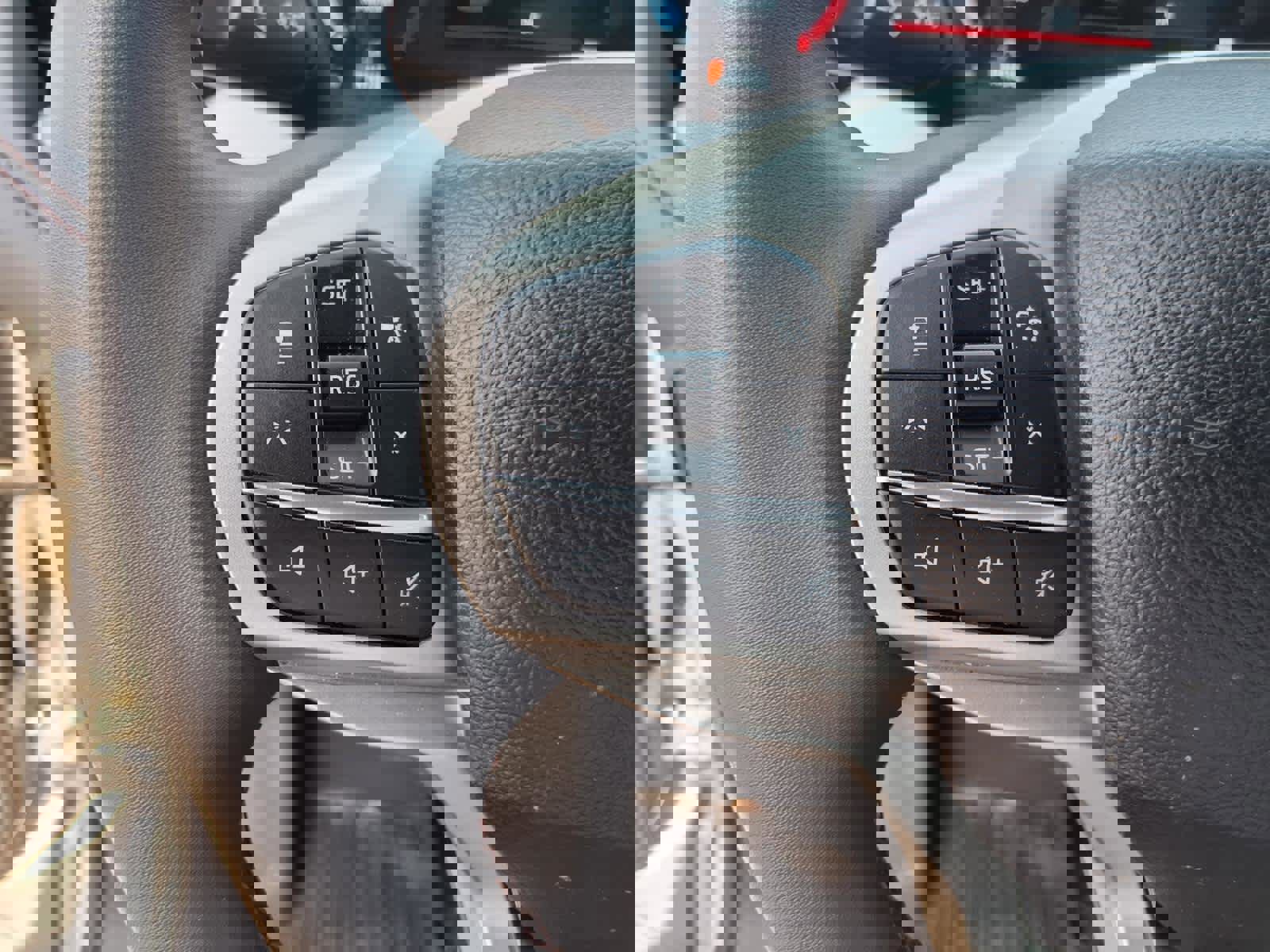 Used 2025 Ford Explorer Active image 14