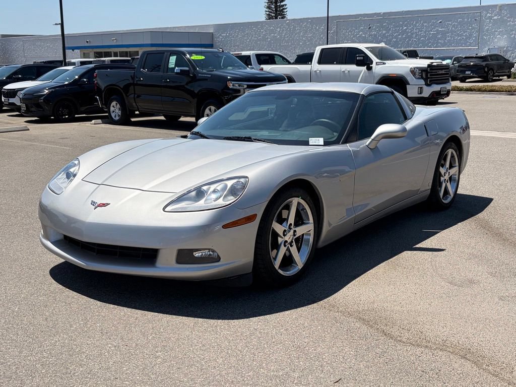 Used 2007 Chevrolet Corvette Coupe RWD image 2