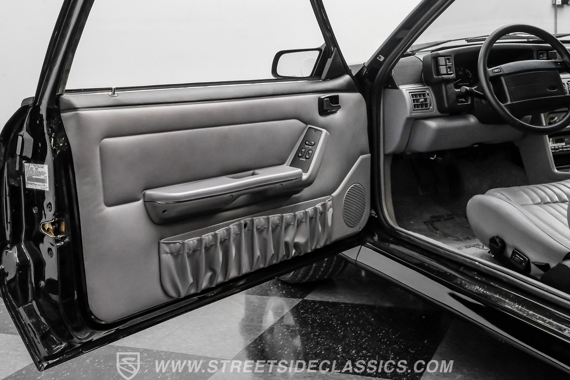 Used 1993 Ford Mustang Cobra image 40